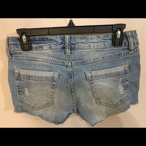 Ladies wallflower shorts size jr 7